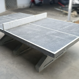 Mesa de ping pong prefabricada en concreto liso o granito pulido.
